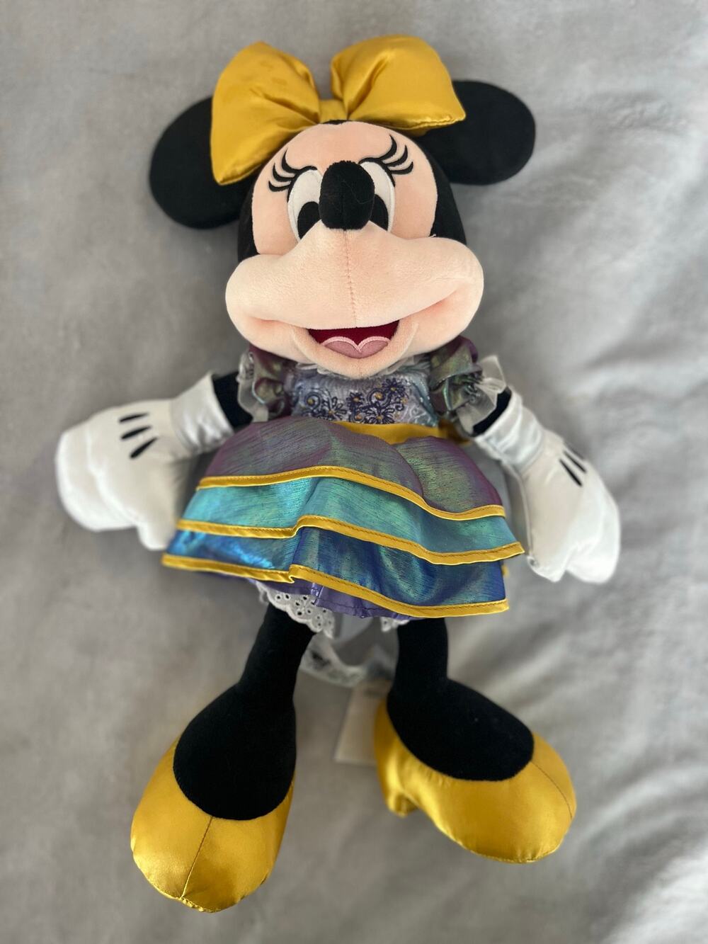 Walt Disney World 50th Anniversary Celebration Minnie Mouse 16" Plush Doll